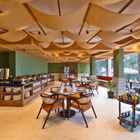 White Wharf Beach Resort Morjim Goa Exterior foto