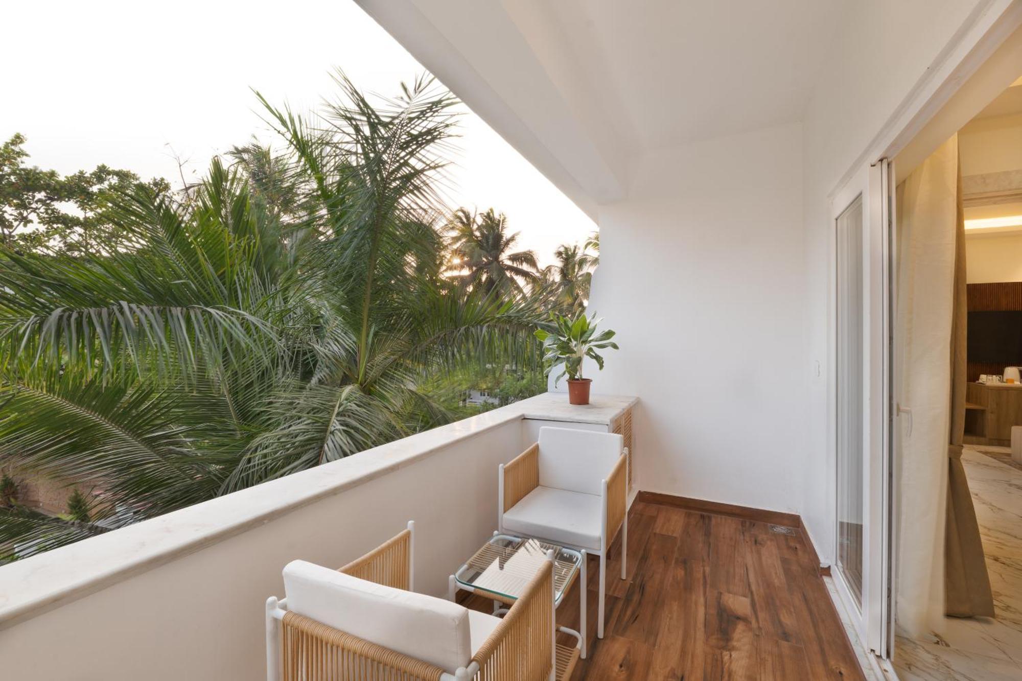 White Wharf Beach Resort Morjim Goa Exterior foto