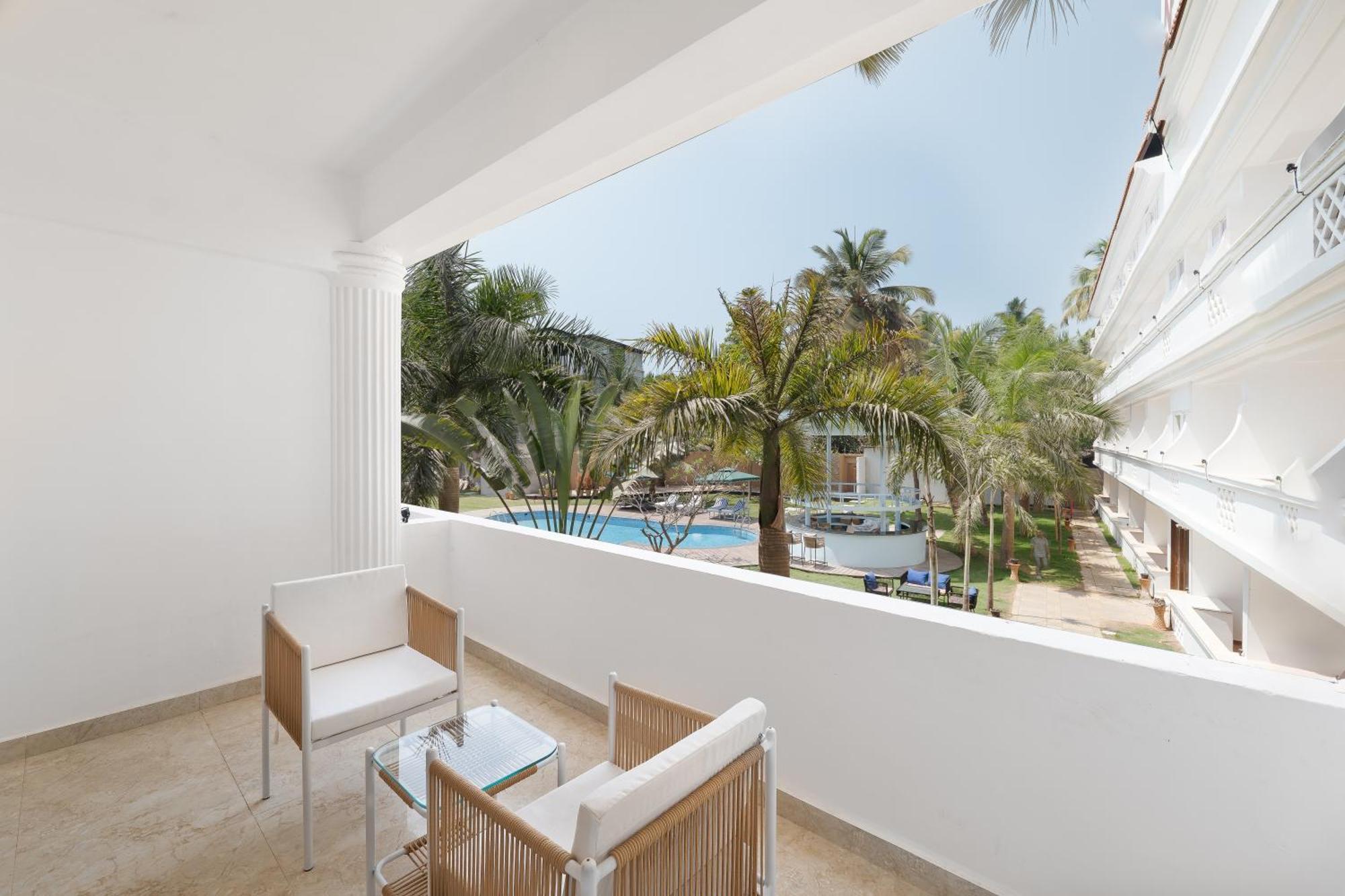 White Wharf Beach Resort Morjim Goa Exterior foto