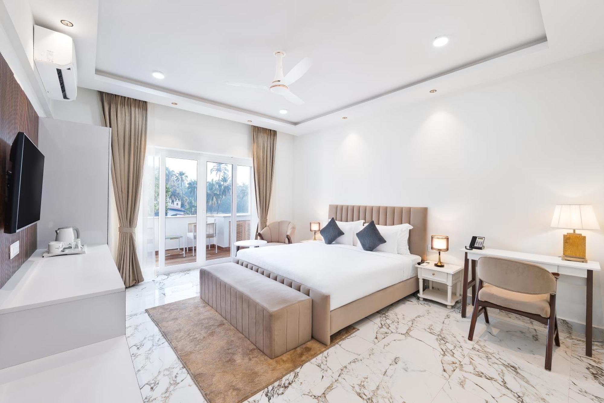 White Wharf Beach Resort Morjim Goa Exterior foto