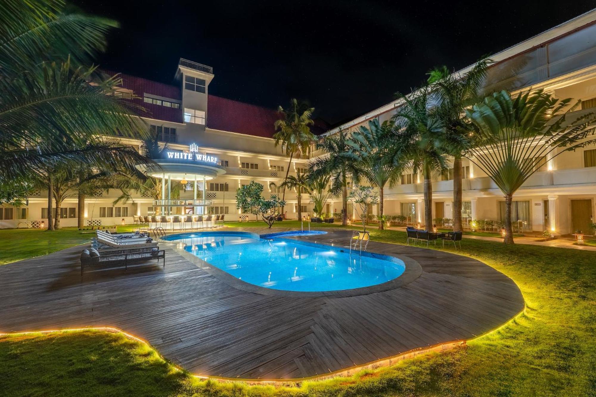 White Wharf Beach Resort Morjim Goa Exterior foto