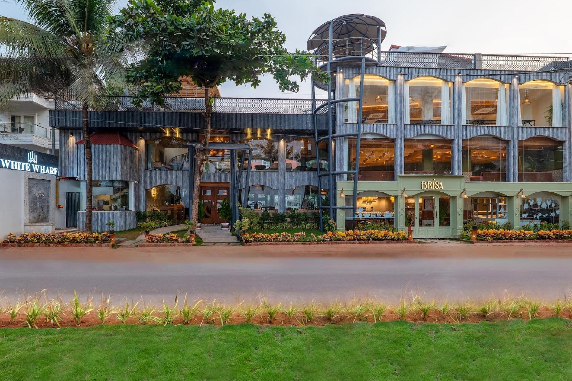 White Wharf Beach Resort Morjim Goa Exterior foto