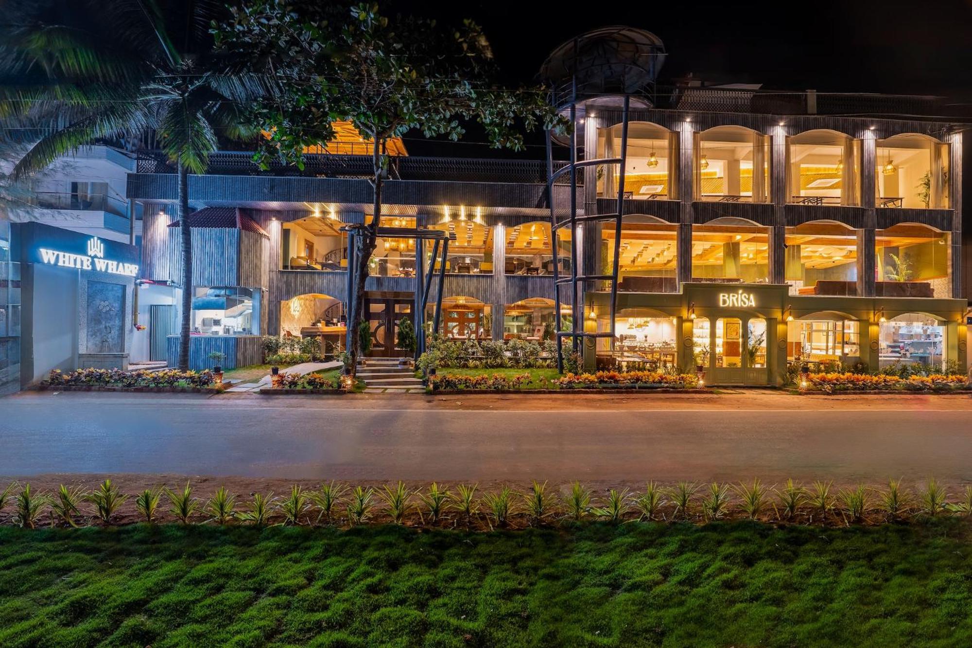 White Wharf Beach Resort Morjim Goa Exterior foto